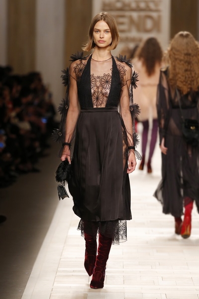 48_FENDI_DONNA_AW_17_18_调整大小.JPG