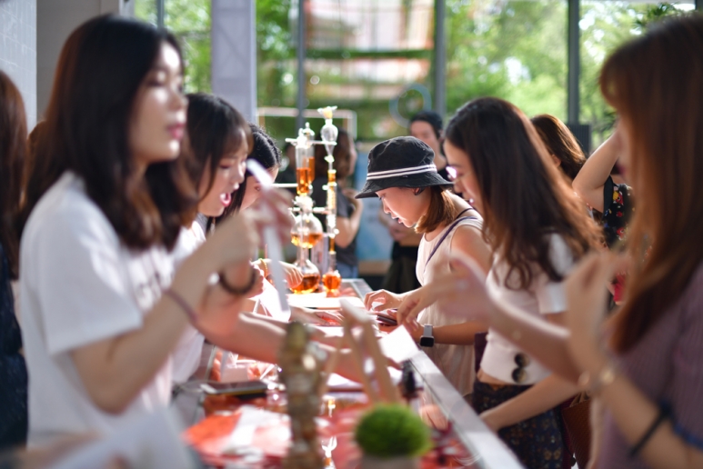 活动现场&ldquo;橙&rdquo;意盎然 (2).jpg